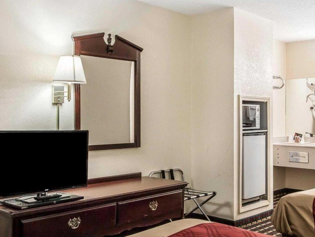 Econo Lodge Inn & Suites I-20, Exit 73 Tuscaloosa Ngoại thất bức ảnh