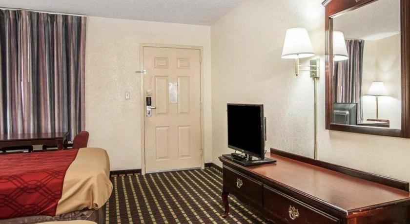 Econo Lodge Inn & Suites I-20, Exit 73 Tuscaloosa Ngoại thất bức ảnh
