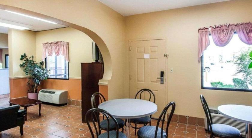 Econo Lodge Inn & Suites I-20, Exit 73 Tuscaloosa Ngoại thất bức ảnh